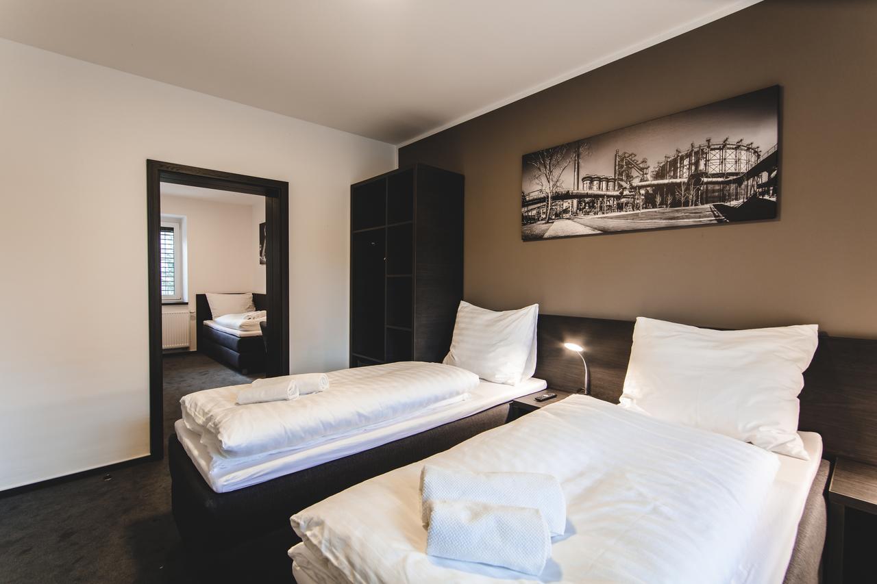 Silesia Residence Ostrava Buitenkant foto A typical room at the hotel