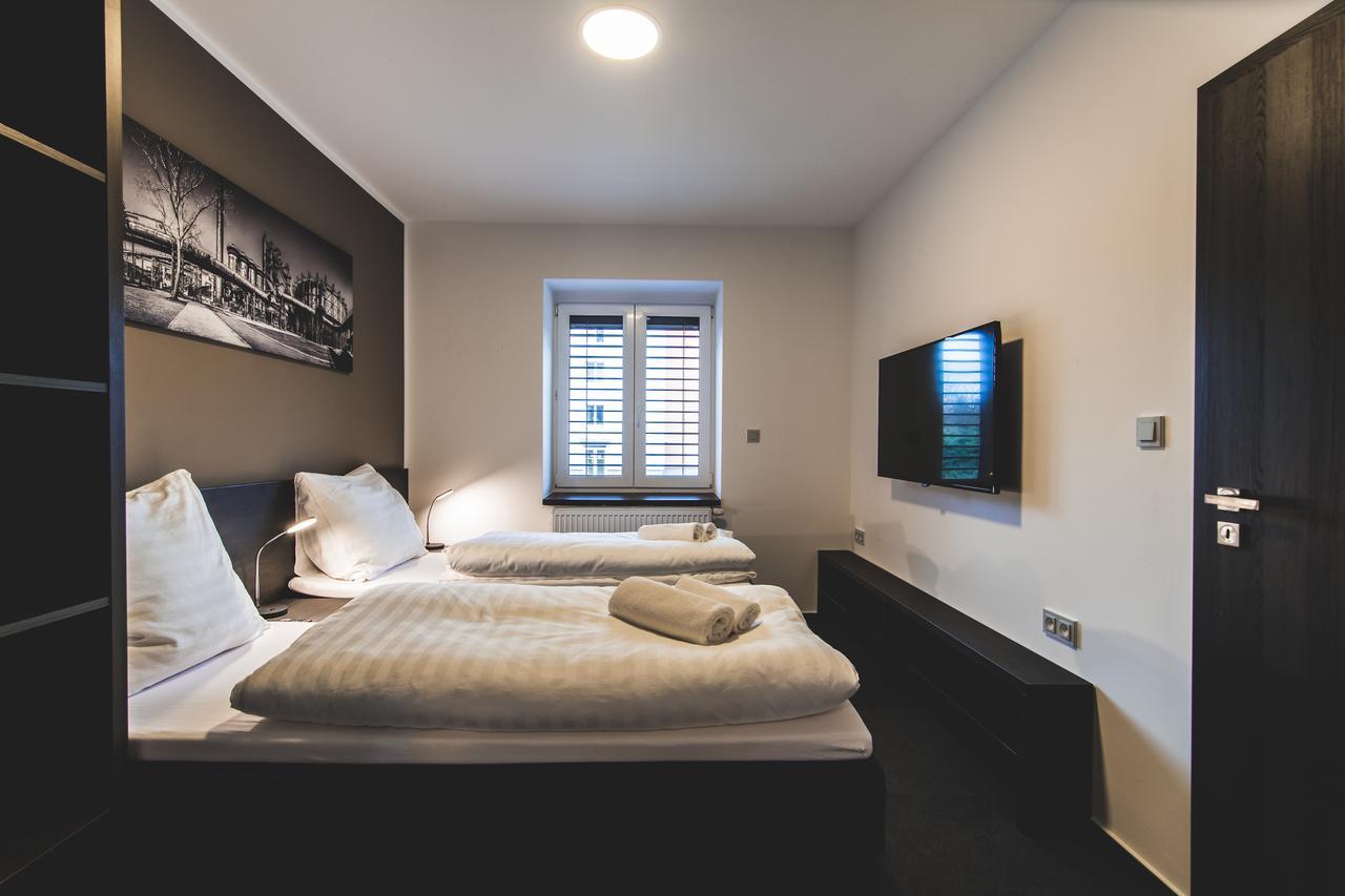 Silesia Residence Ostrava Buitenkant foto A typical room at the hotel