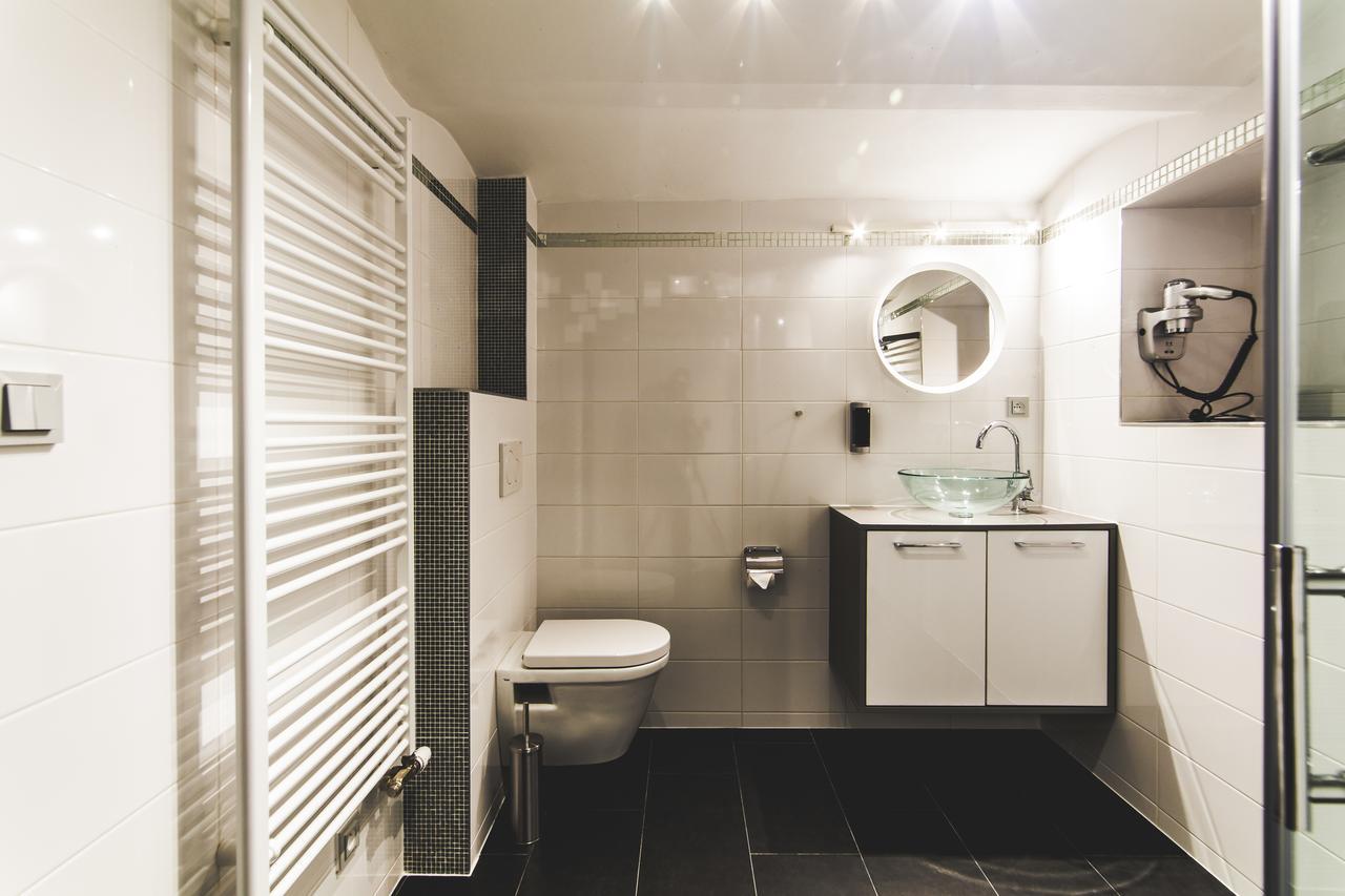 Silesia Residence Ostrava Buitenkant foto Bathroom
